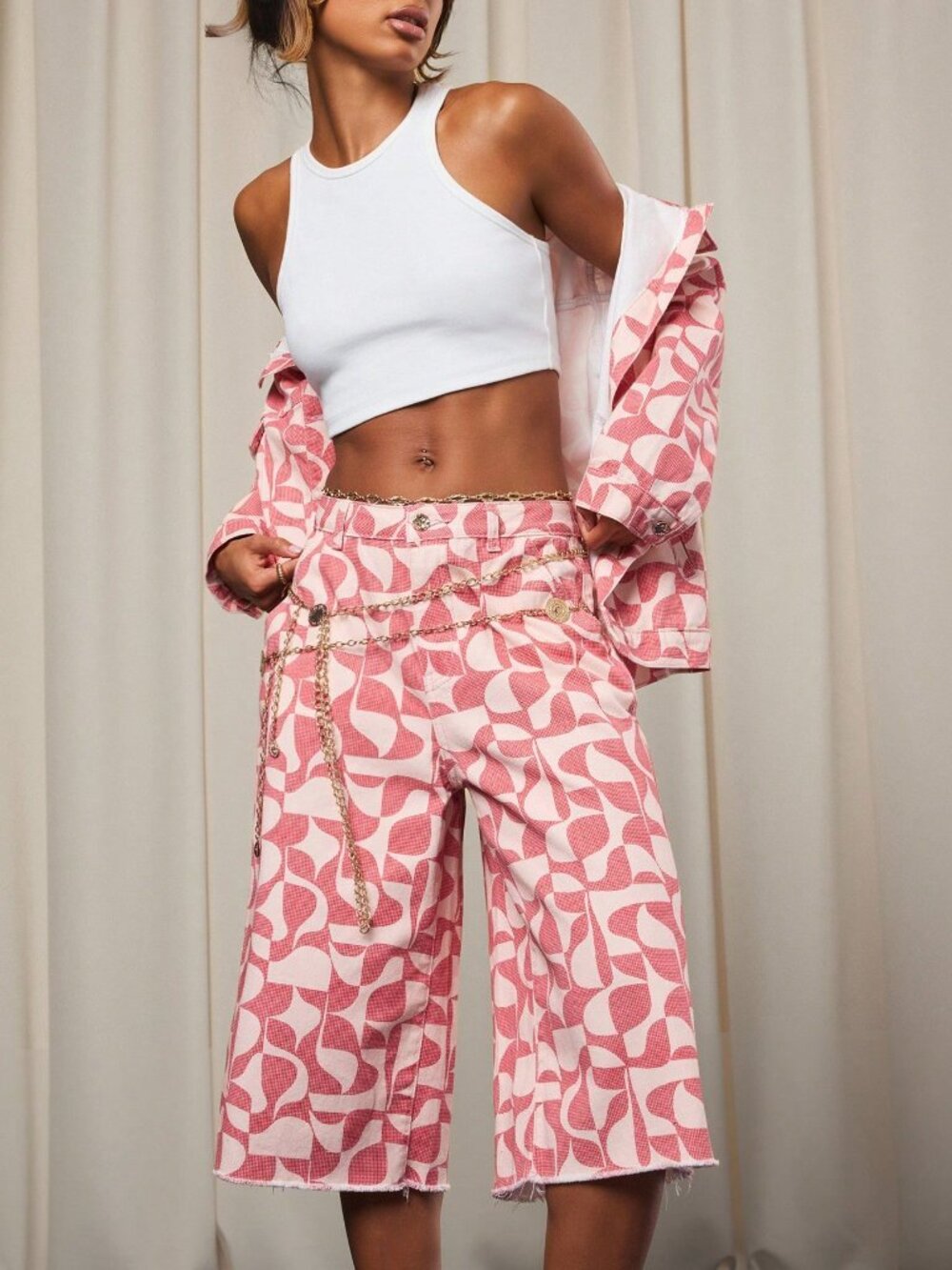 Multicolor Casual Women's Long Length Knee Abstract Pattern Shorts